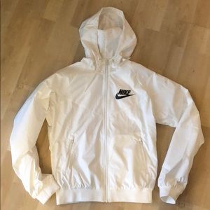 Nike | Hooded Windbreaker Jacket with mesh lining